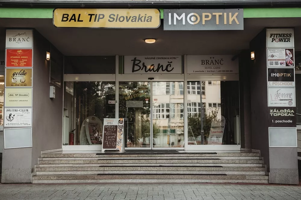 OC Branč, Nám. Oslobodenia 17, Senica